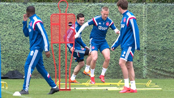 会显得手足 会显得手足