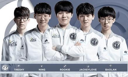 众多羽毛球 众多羽毛球