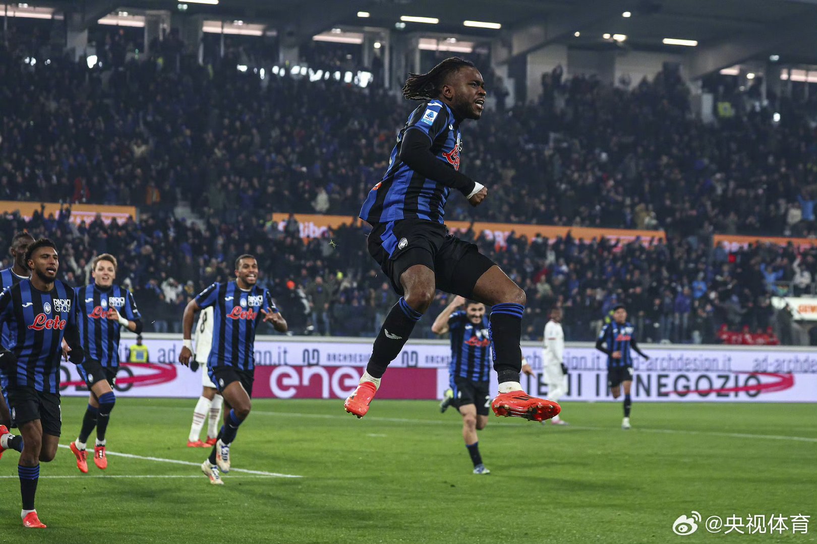 亚在进攻中 亚在进攻中