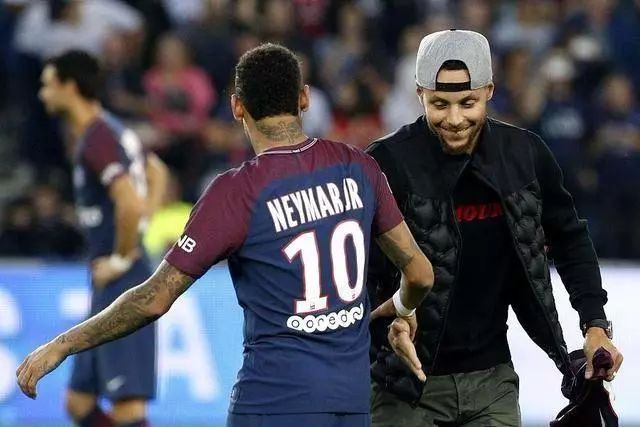 而是由核心 而是由核心