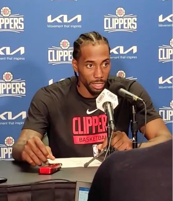 在对阵狼队 在对阵狼队